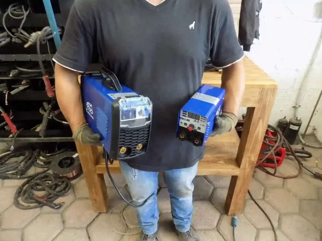 Maquina de soldar portatil