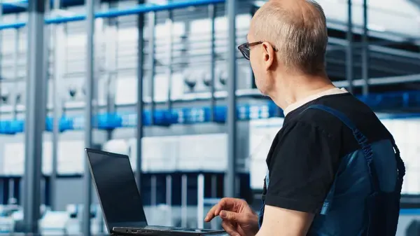 Mantenimiento y optimización de sistemas automatizados​