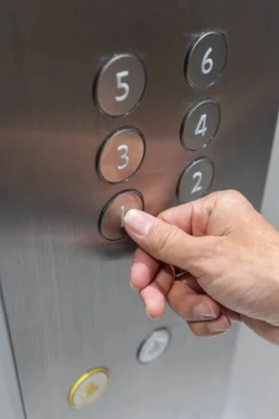 Señales de que tu ascensor necesita mantenimiento urgente​