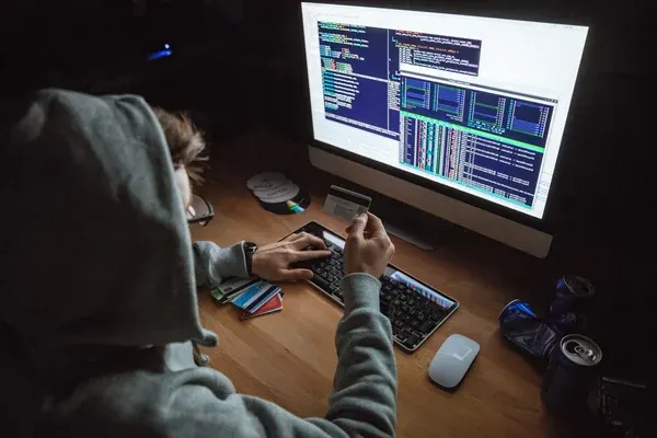 Cómo denunciar fraudes por internet en Perú, 2026