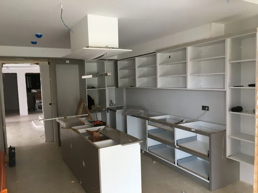 Diseño y Fabricación de Muebles de Melamina para espacios funcionales y modernos​