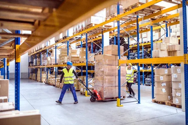 Por qué es importante el stock de seguridad en la logística moderna